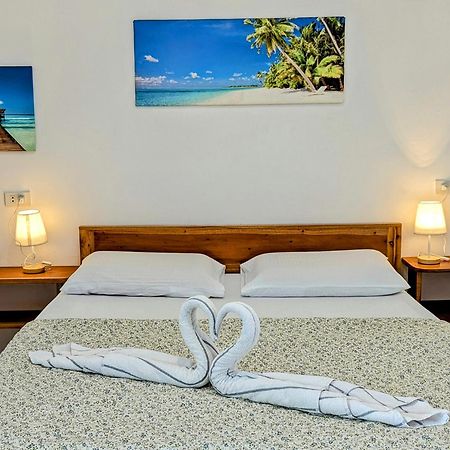 Astillo'S Guest Houses Моалбоал Екстериор снимка