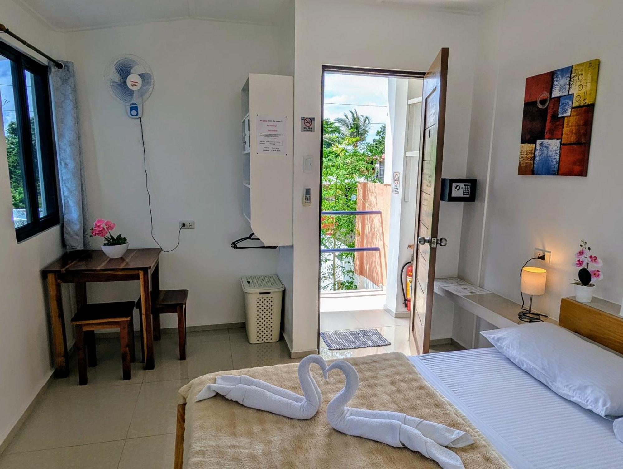 Astillo'S Guest Houses Моалбоал Екстериор снимка